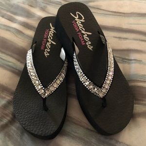 Skechers bling flip flops!